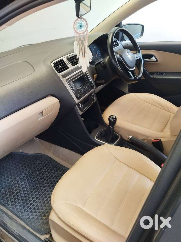 Volkswagen Polo 2015 Year