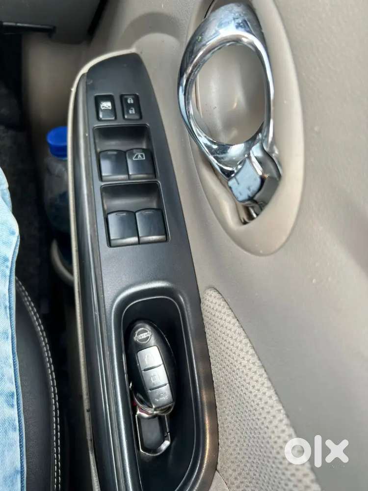 Nissan Sunny 2011