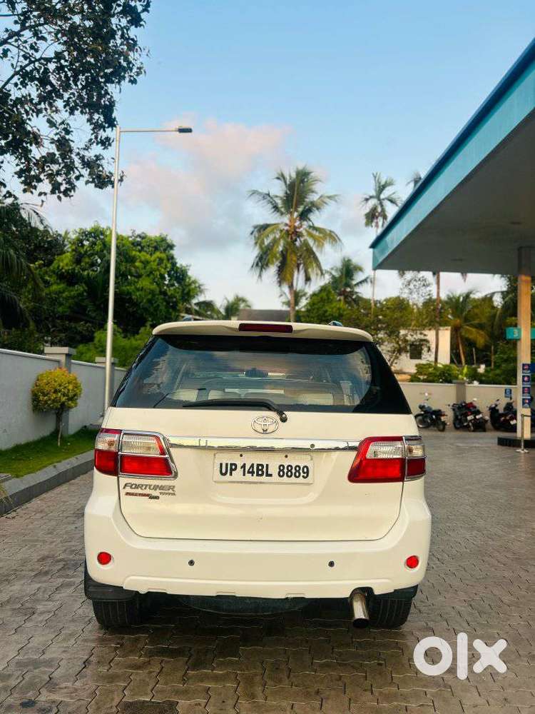 Toyota Fortuner 3.0 4x4 Manual, 2011, Diesel