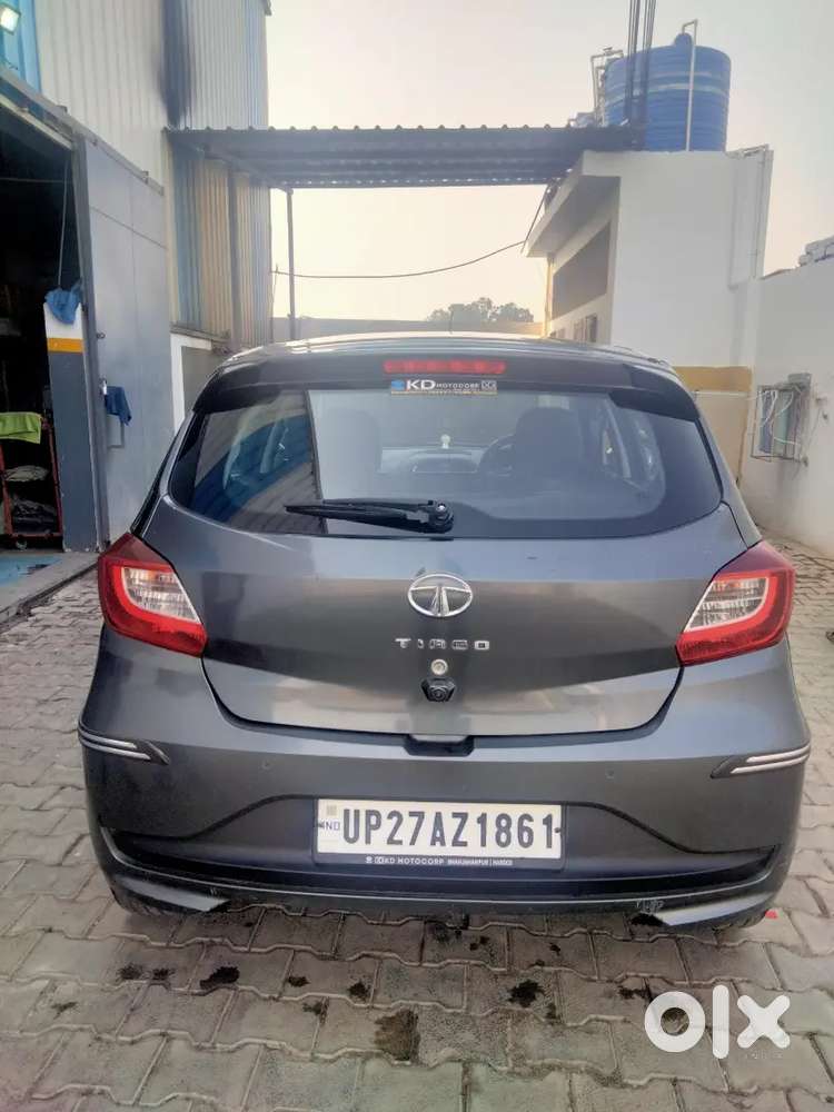 Chandra Pal  Car Beche Rahe He