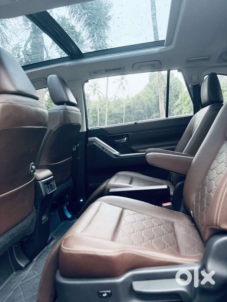 Toyota Innova Hycross 2.0 Zx (o) Hybrid 7 Str, 2023, Cng & Hybrids