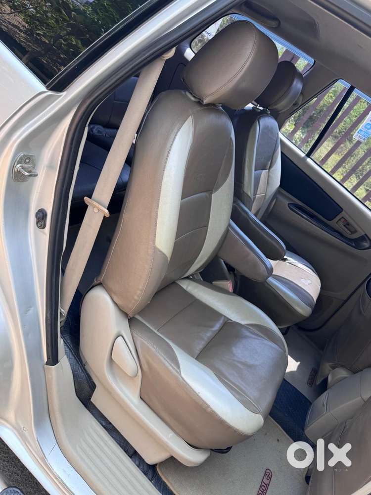 Toyota Innova 2.5 Gx 7 Seater Bs Iv, 2010, Diesel