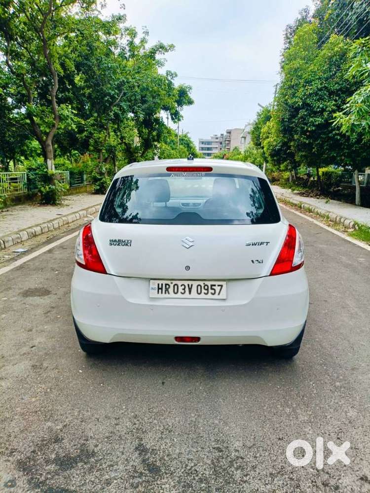 Maruti Suzuki Swift Vxi With Abs, 2017, Petrol