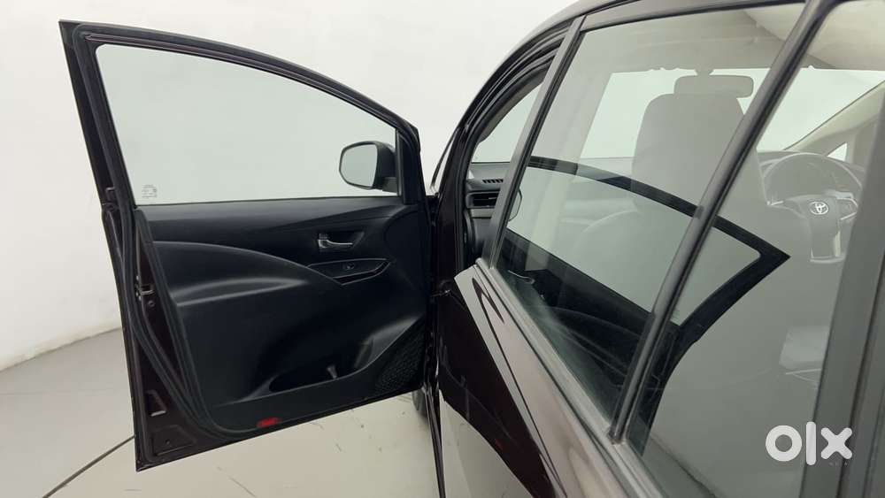 Toyota Innova Crysta 2.4 G Mt 8s, 2016, Diesel