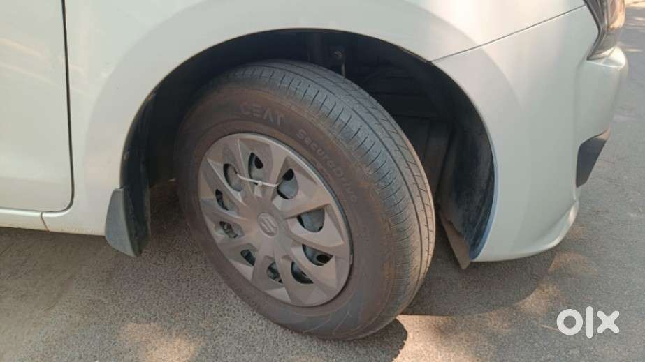 Maruti Suzuki Dzire Vxi Ags, 2025, Petrol