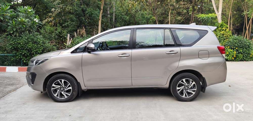 Toyota Innova Crysta, 2022