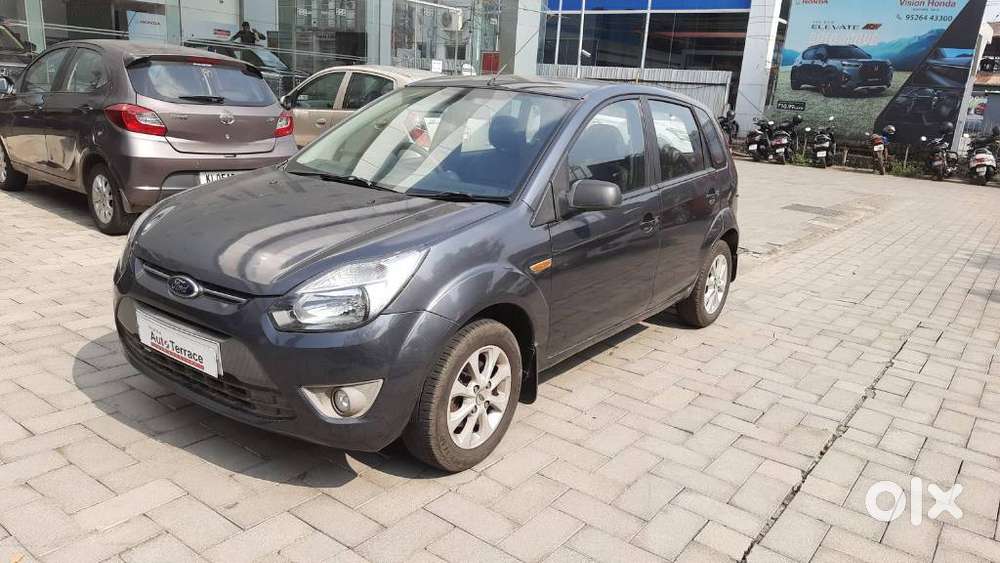 Ford Figo 2010-2012 Petrol Titanium, 2011, Petrol