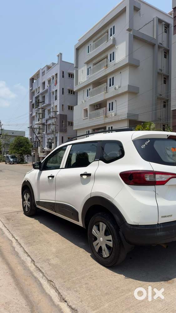 Renault Triber 1.0 Rxe, 2020, Petrol