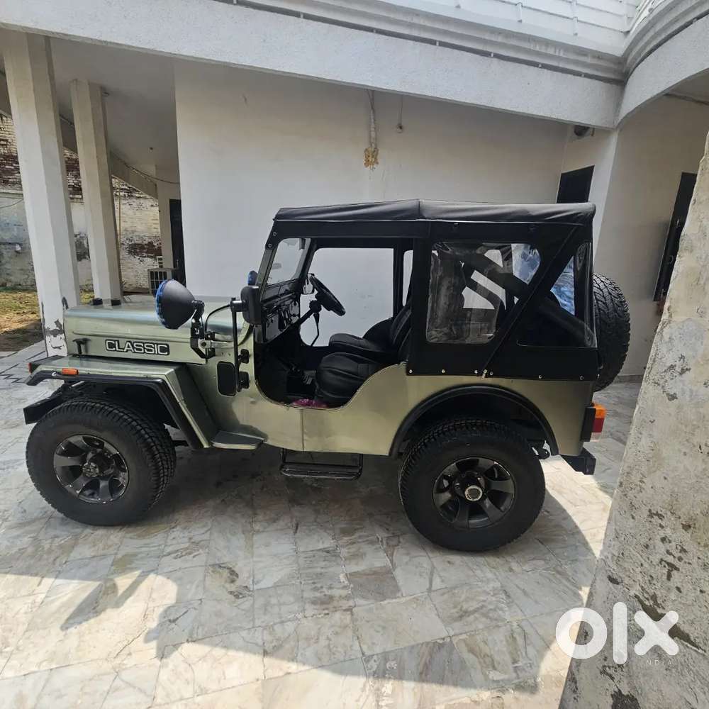 Mahindra Jeep Classic 2000