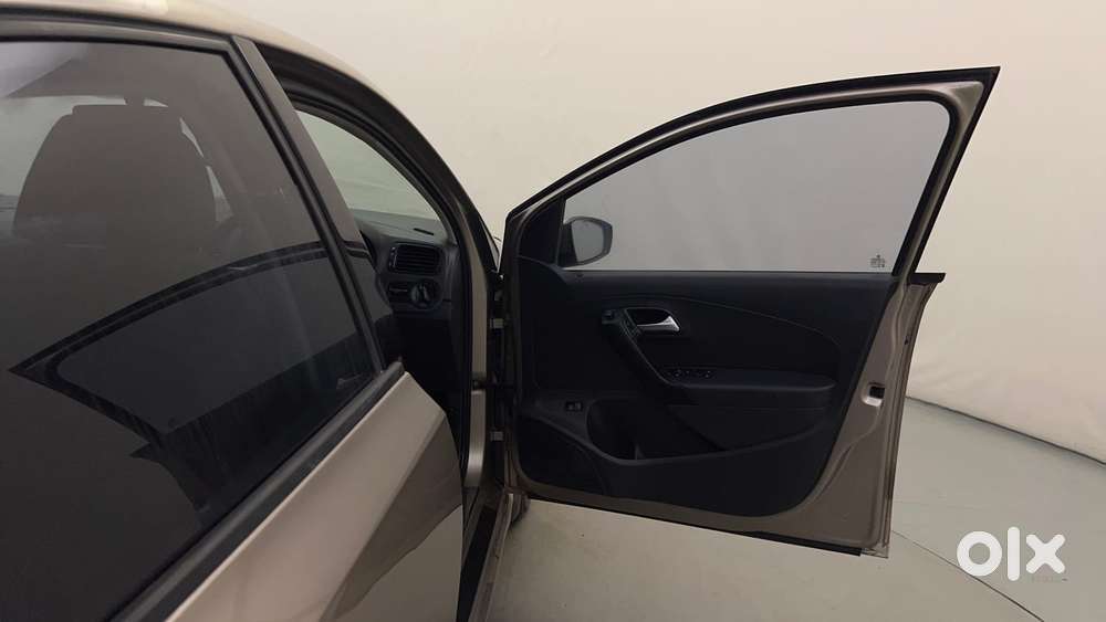 Volkswagen Vento 1.6 Highline, 2016, Petrol