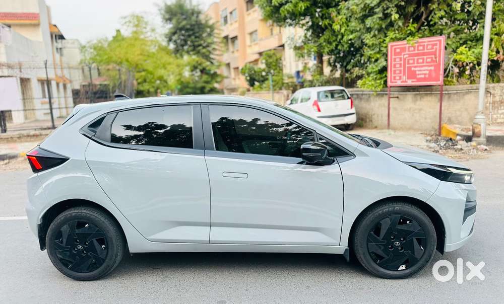 Tata Altroz Xz Plus (s) Icng, 2026, Cng & Hybrids