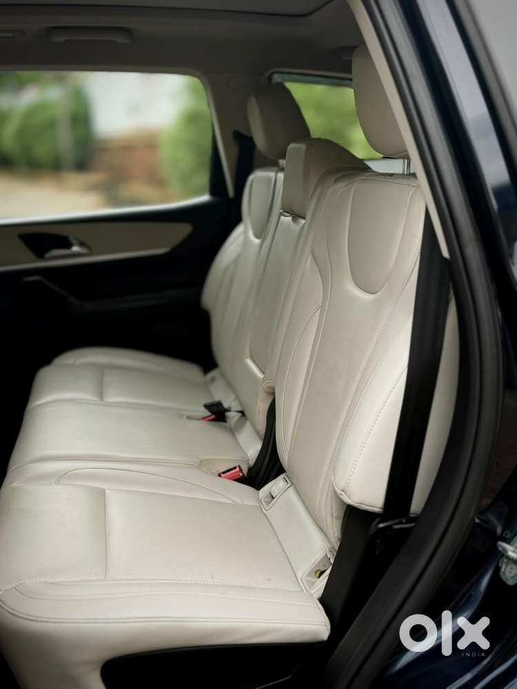 Mahindra Xuv700 2.2 Ax 7 Diesel At Str, 2022, Diesel