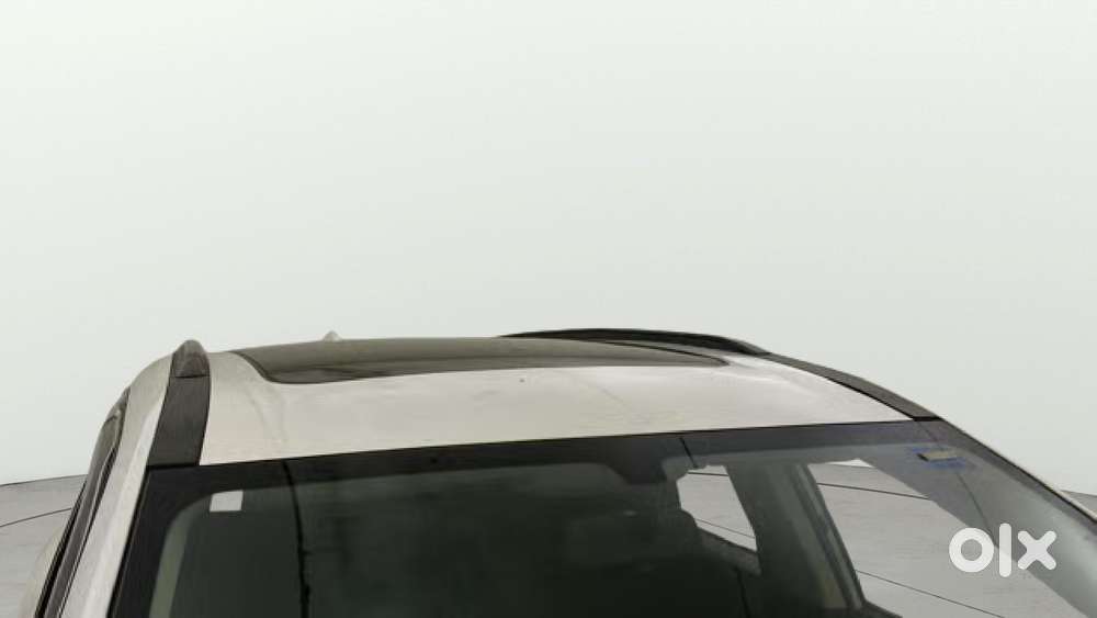 Mahindra Xuv700 2.0 Ax 5 Petrol Mt 7 Str, 2022, Petrol