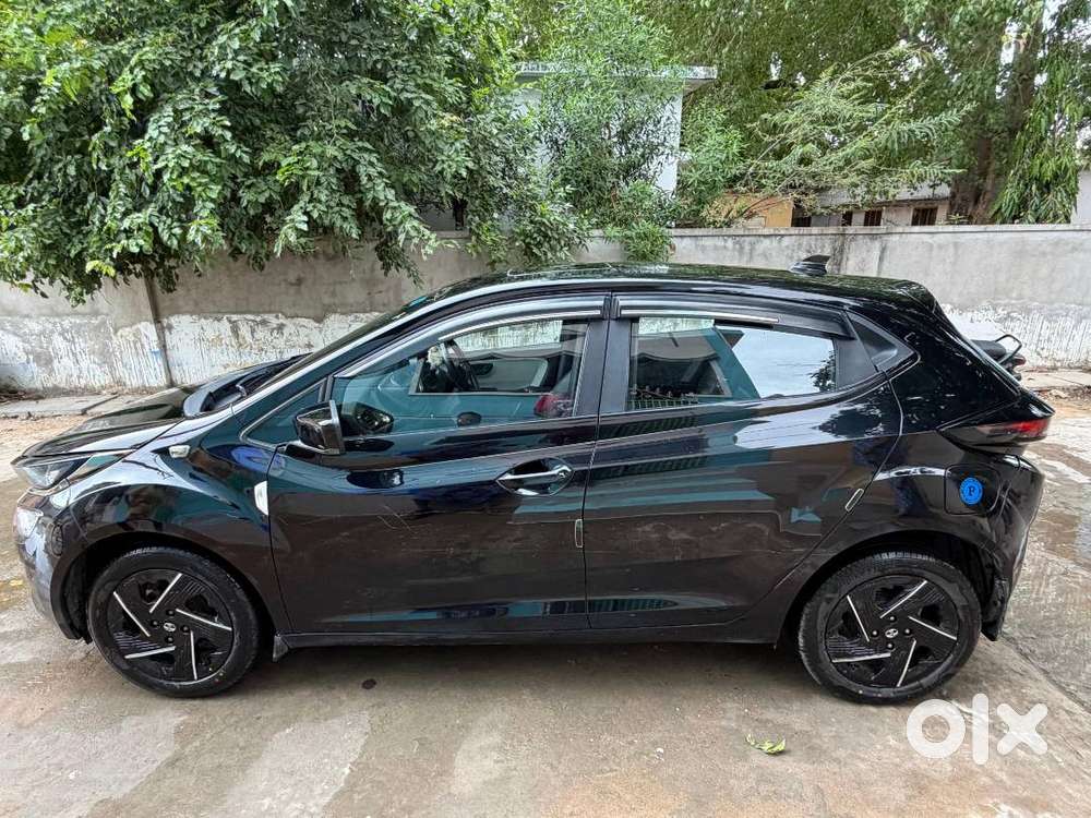 Tata	Altroz	Xz+s	D	1.2p	Bs6ph2