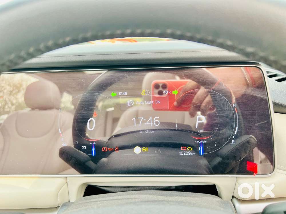 Mahindra Xuv700 2.0 Ax 7 Petrol At Luxury Pack Str, 2024, Petrol