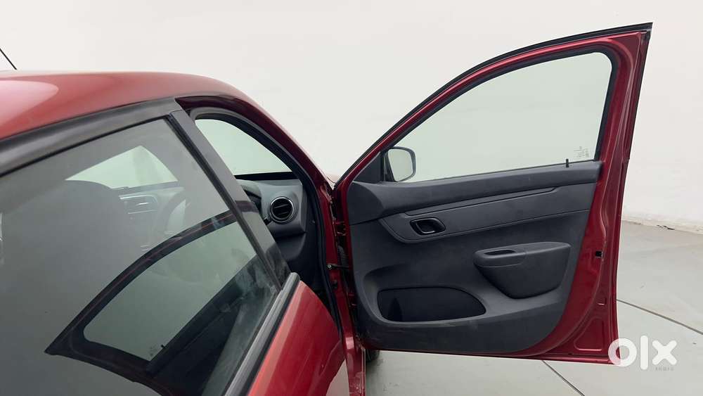 Renault Kwid 2019-ongoing 1.0 Rxt Amt (o), 2016, Petrol