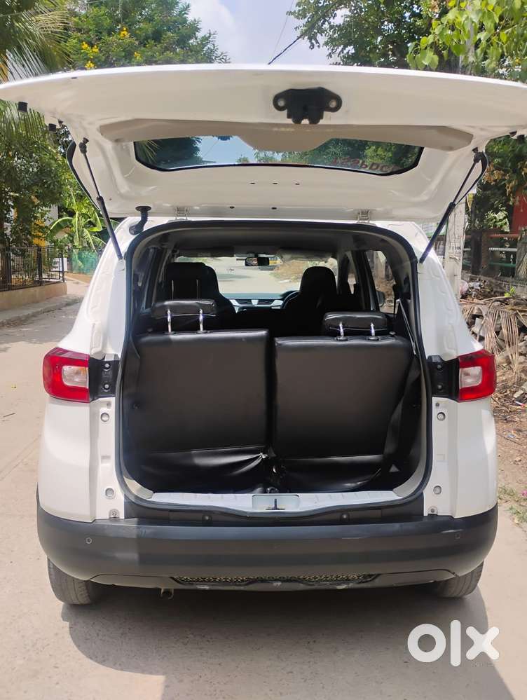 Renault Triber Rxl, 2023, Petrol
