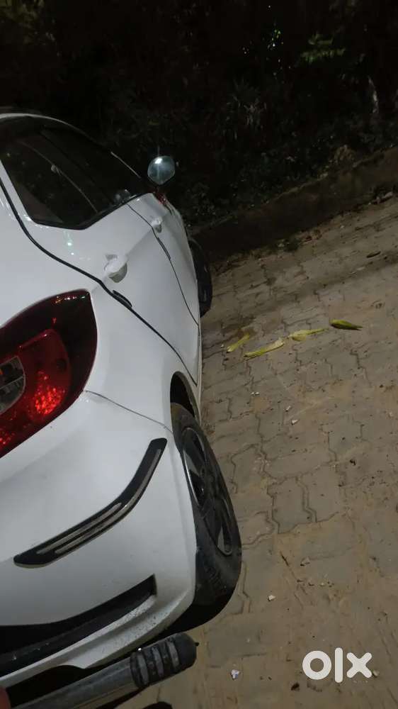 Tata Tiago Xt Icng 2025 Car