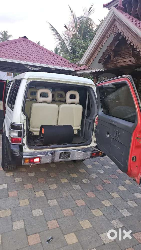 Mitsubishi Pajero ,clean Engine Room With No Accident History
