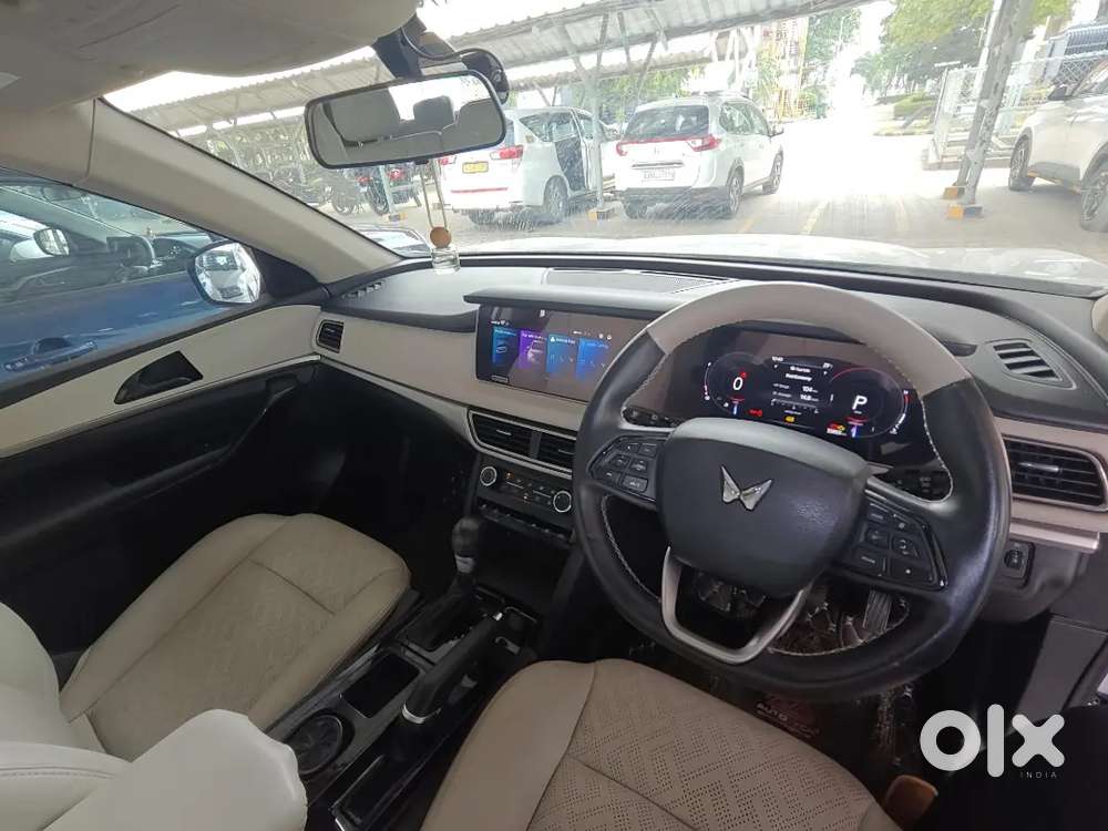 Mahindra Xuv700 Ax5 Diesel Automatic | 2024 Model | Single Owner