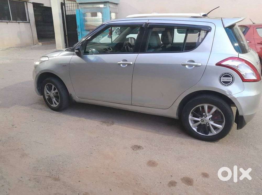 Maruti Suzuki Swift Vxi + Manual, 2012, Petrol
