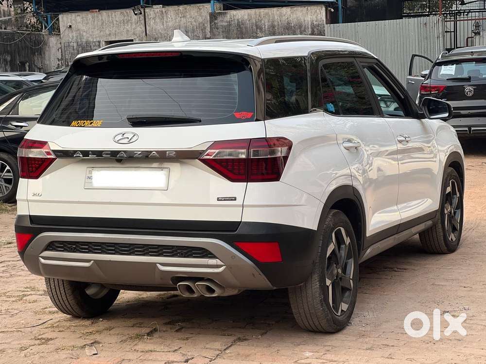 Hyundai Alcazar Signature Dual Tone, 2021, Petrol