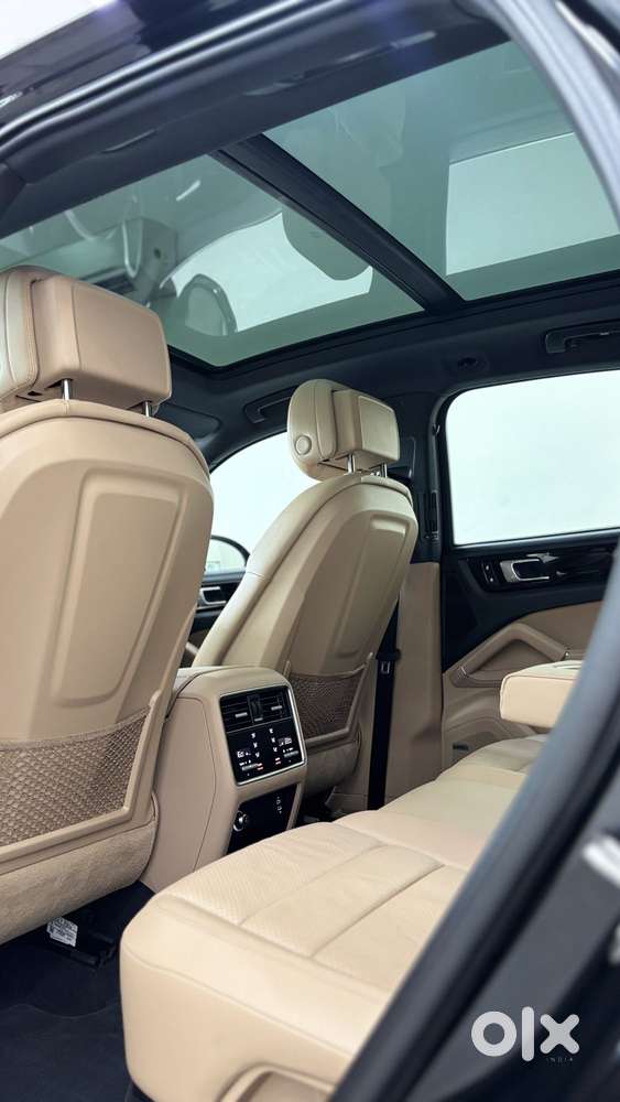 Porsche Cayenne Base, 2023, Petrol