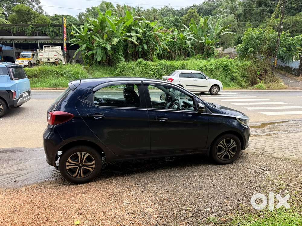 Tata Tiago Xta Automatic