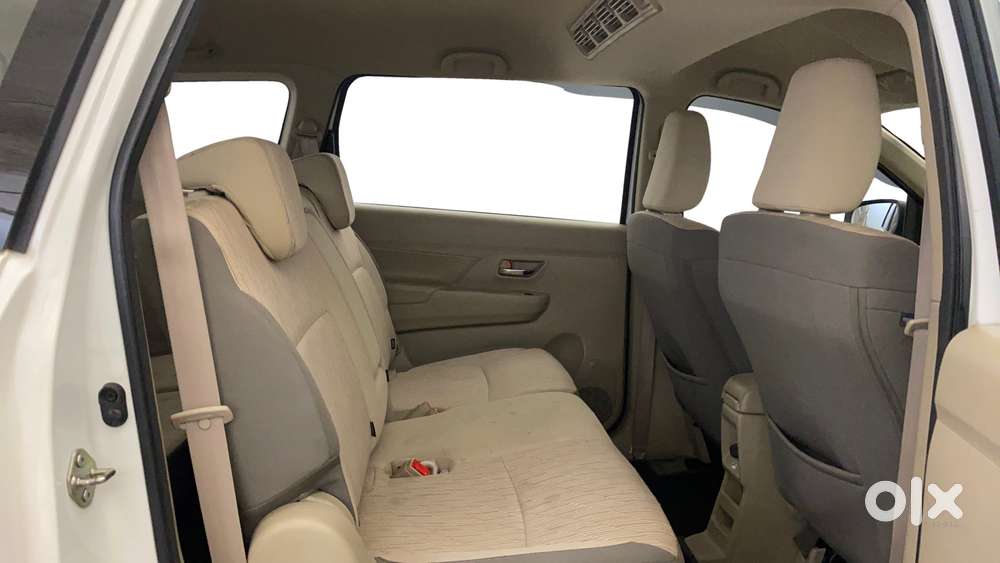 Maruti Suzuki Ertiga Zxi Plus Shvs, 2022, Petrol