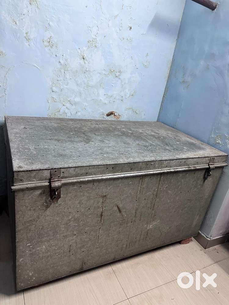 Iron trunk