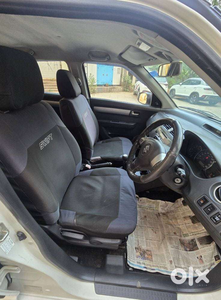 Maruti Suzuki Swift Zxi, 2011, Petrol