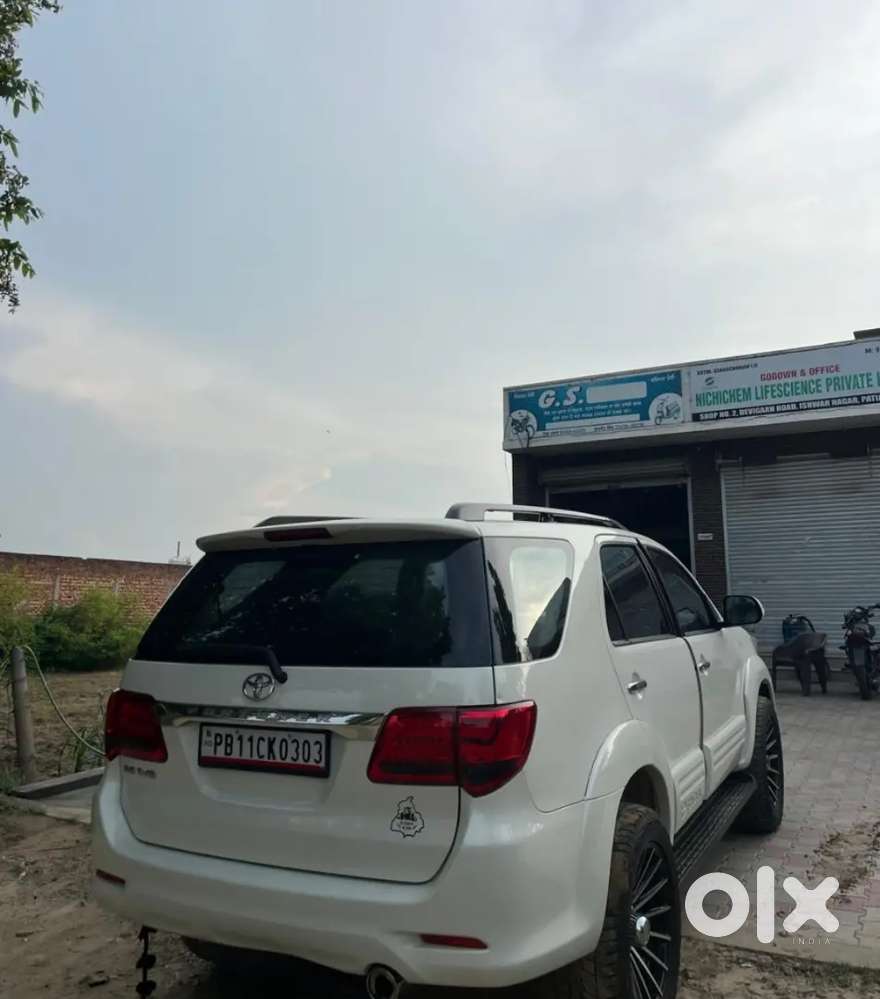 Toyota Fortuner 2013