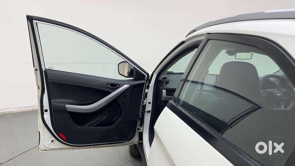 Tata Nexon 1.2 Revotron Xm (s), 2023, Petrol