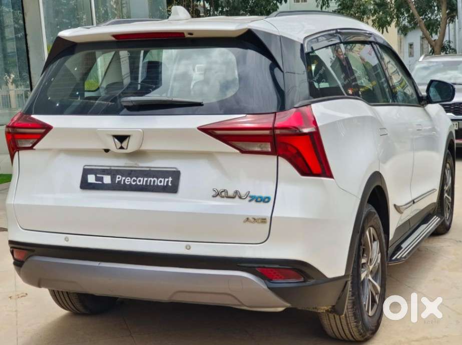 Mahindra Xuv700 2.0 Ax 5 Petrol Mt 7 Str, 2022, Petrol