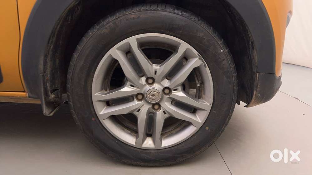 Renault Triber Rxz Easy-r Amt, 2022, Petrol