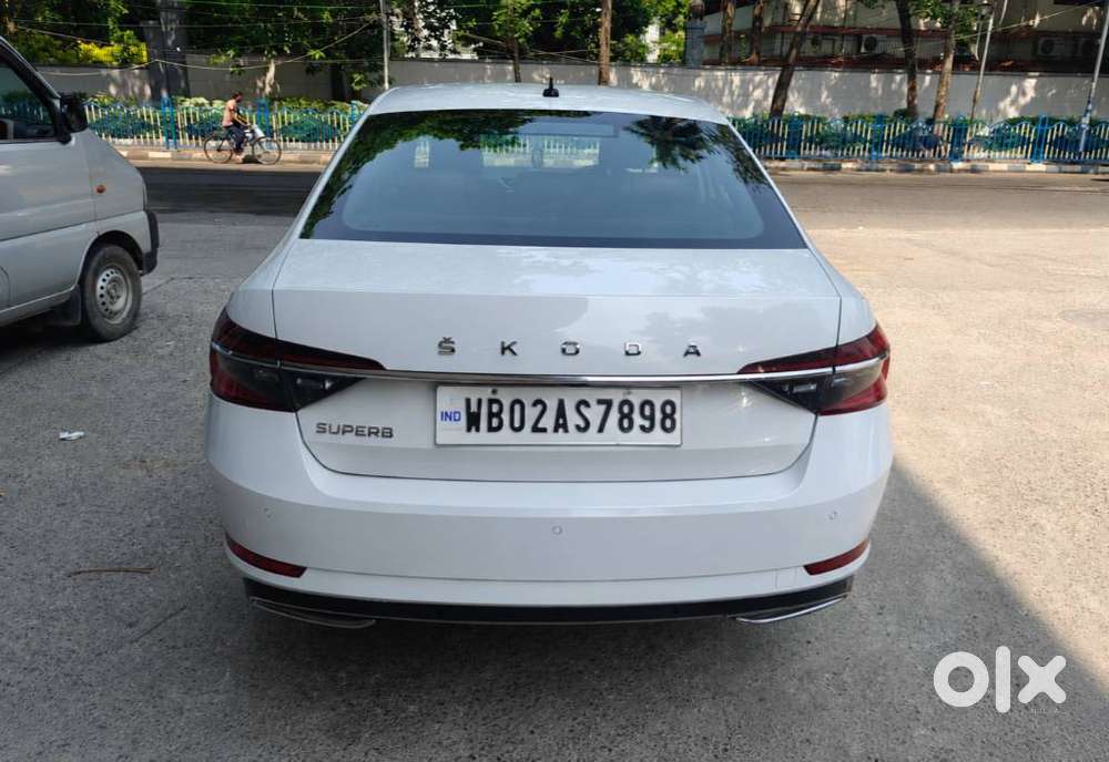Skoda Superb 2.0 L&k Tsi At, 2022, Petrol