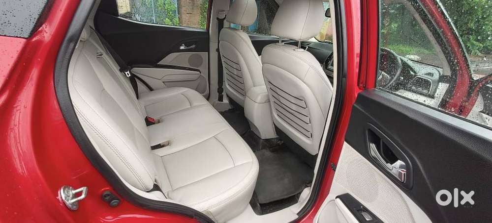Mahindra Xuv300 W8 Option Dual Tone, 2021, Petrol