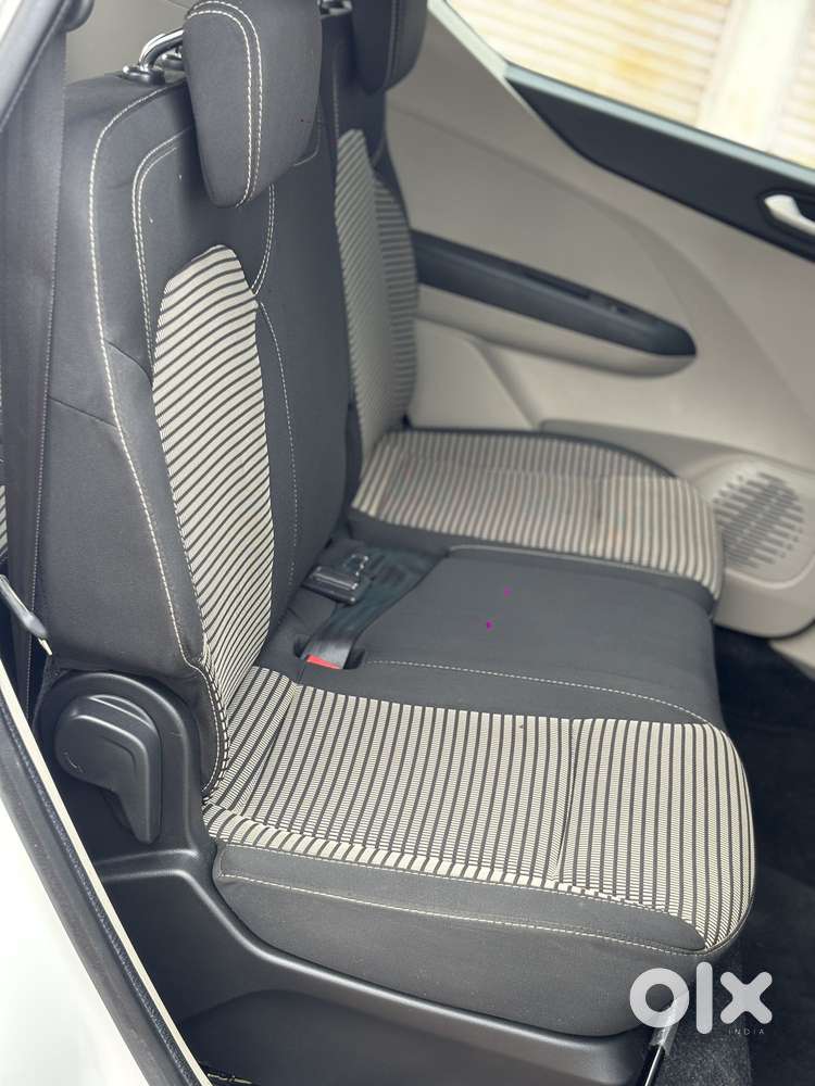 Renault Triber Rxz, 2023, Petrol