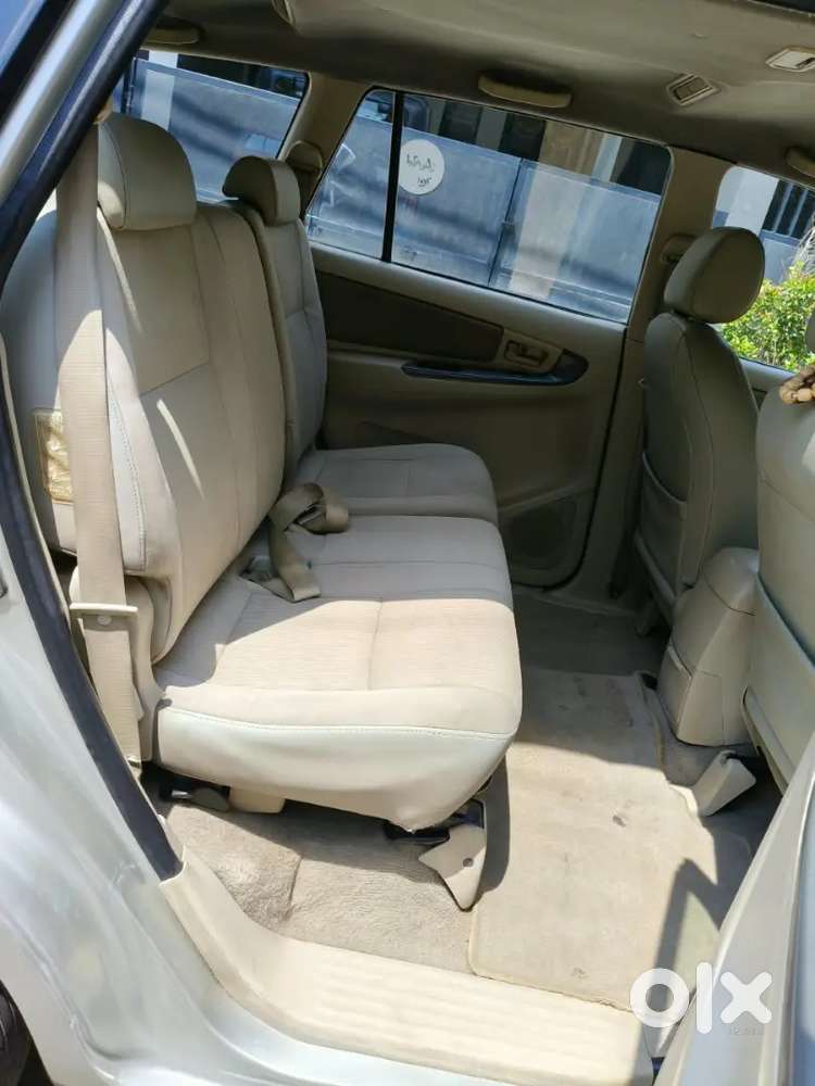 Toyota Innova Showroom Maintenance