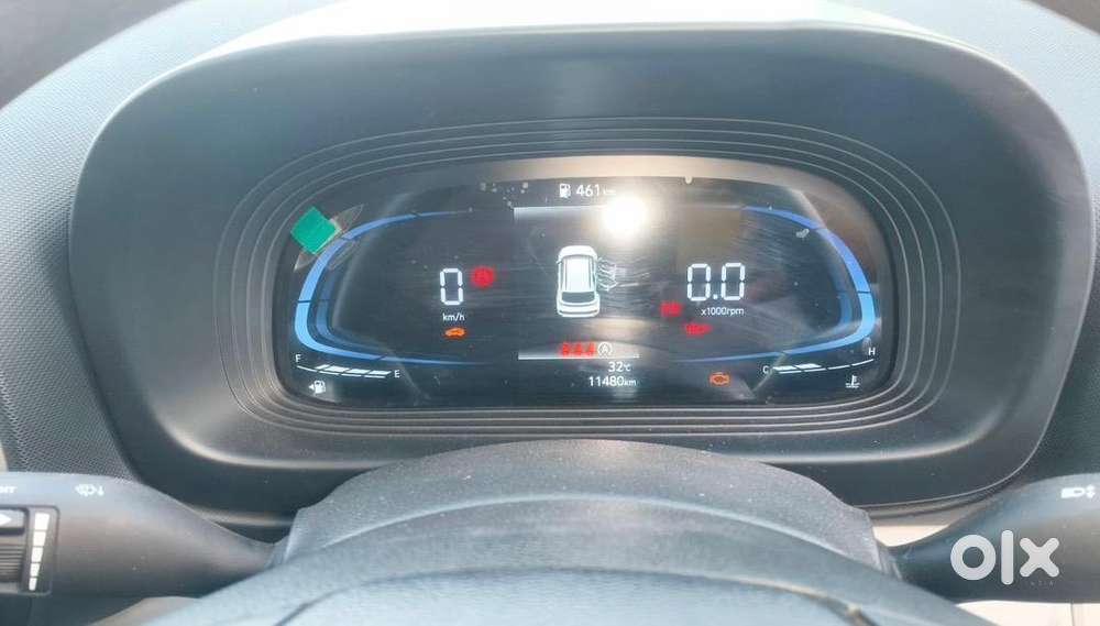 Hyundai Venue 2023 Petrol 11500 Km Driven