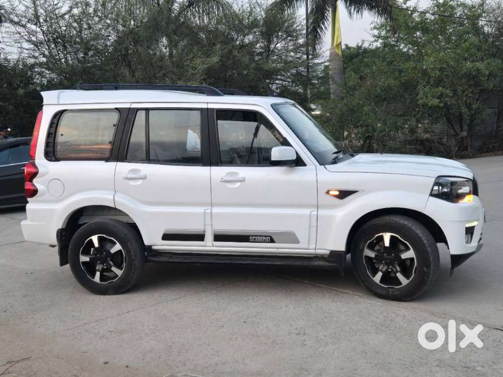 Mahindra Scorpio Classic 2.2 S 11 Mt 7 Str, 2023, Diesel