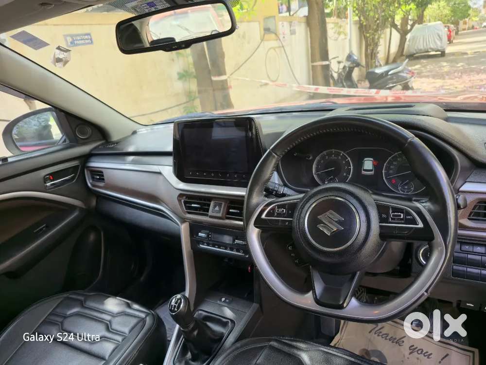 Maruti Suzuki Brezza Zxi Plus Dual Tone Petrol Manual  Nov. 2022 Reg.