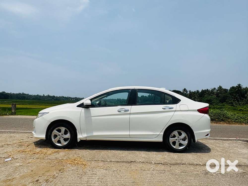 Honda City V At Sunroof, 2016, Petrol
