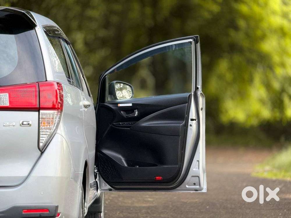 Toyota Innova Crysta 2.4 G Mt, 2022, Diesel