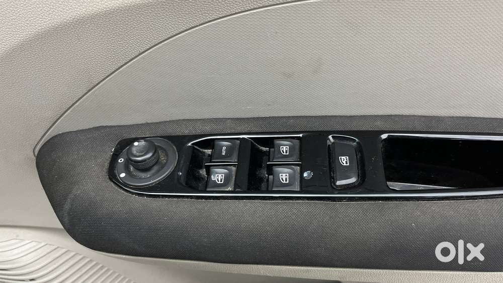 Renault Triber Rxz, 2020, Petrol