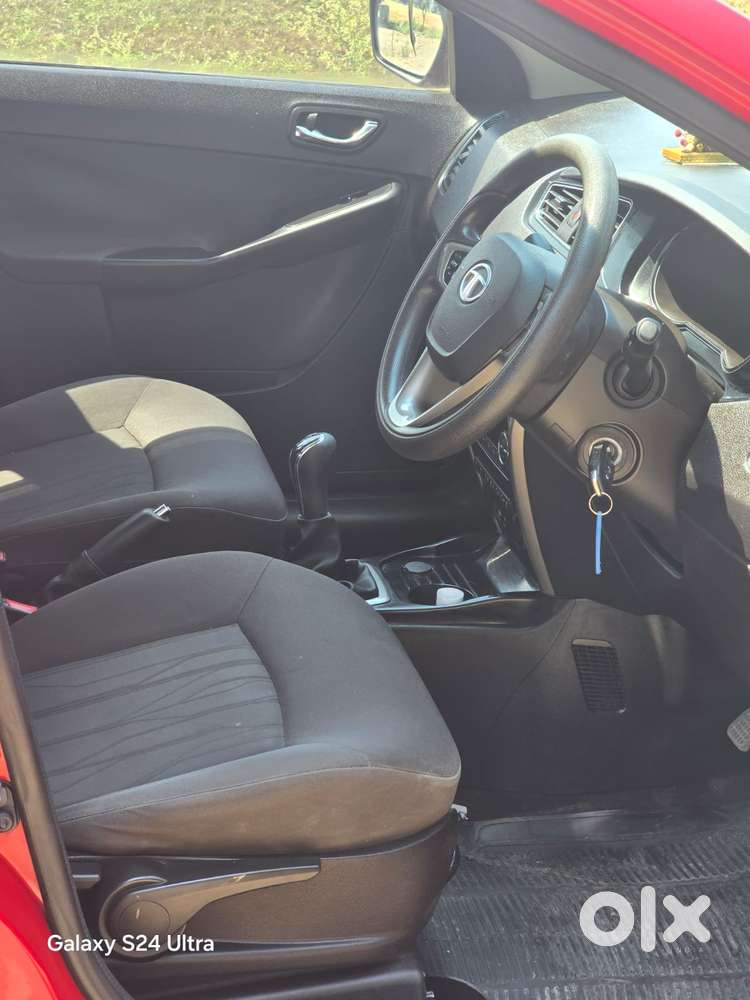 Tata Bolt Revotron Xt, 2015, Petrol