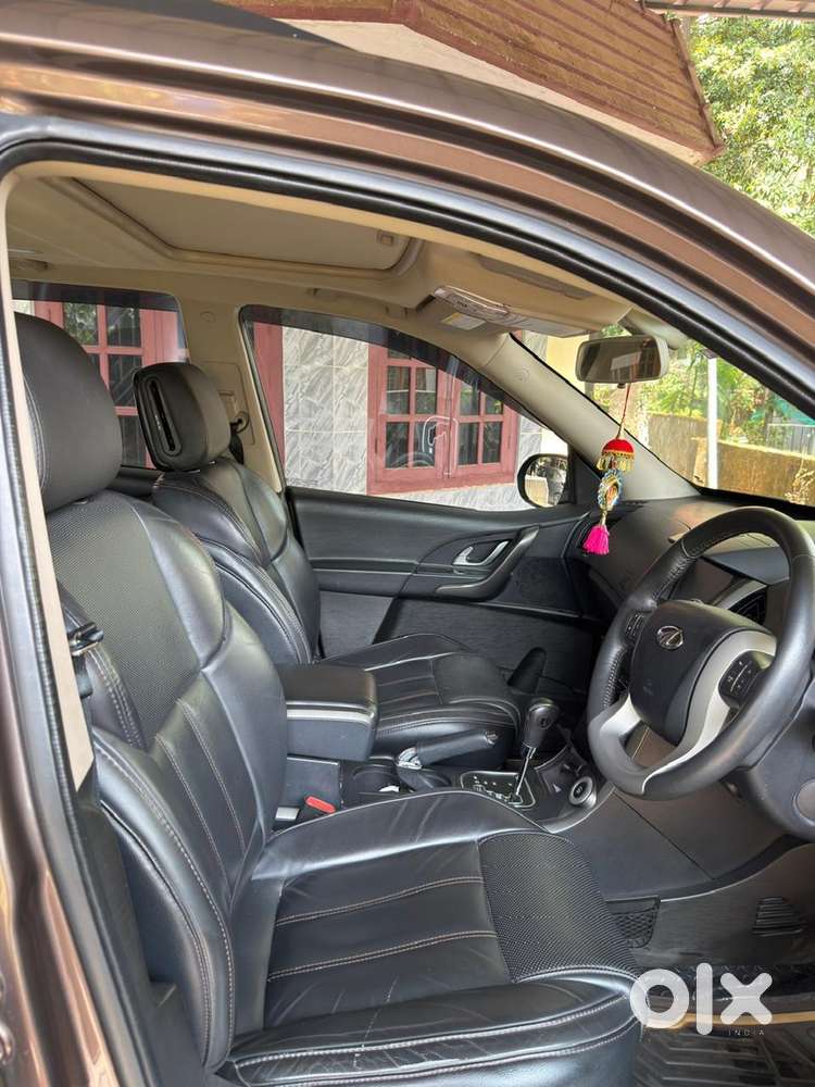 Mahindra Xuv500 2017 Diesel 27000 Km Driven