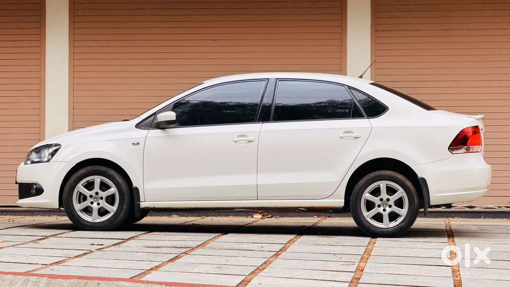 Volkswagen Vento 1.2 Tsi Highline Plus At, 2014, Petrol