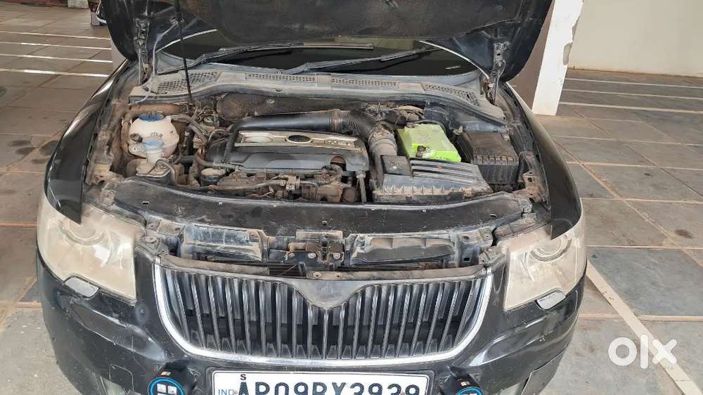 Skoda Superb High End Automatic & Sunroof In Excellent Condition