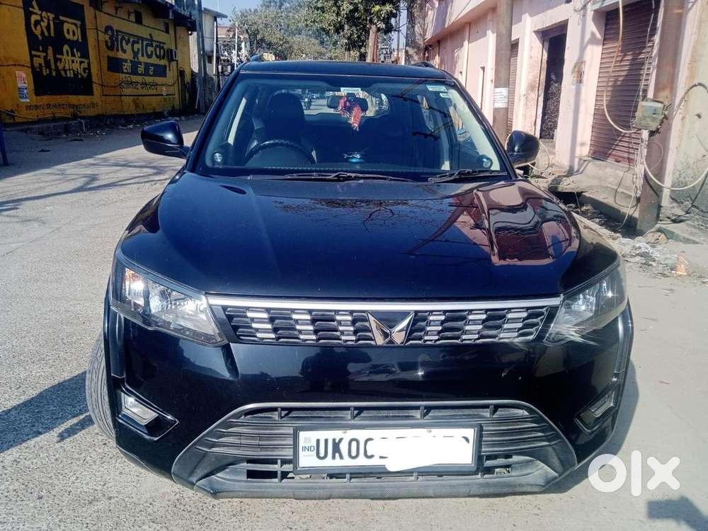 Mahindra Xuv300 2023 Diesel Well Maintained